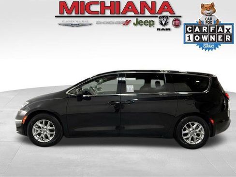 Certified 2023 Chrysler Pacifica Touring-L FWD image 1