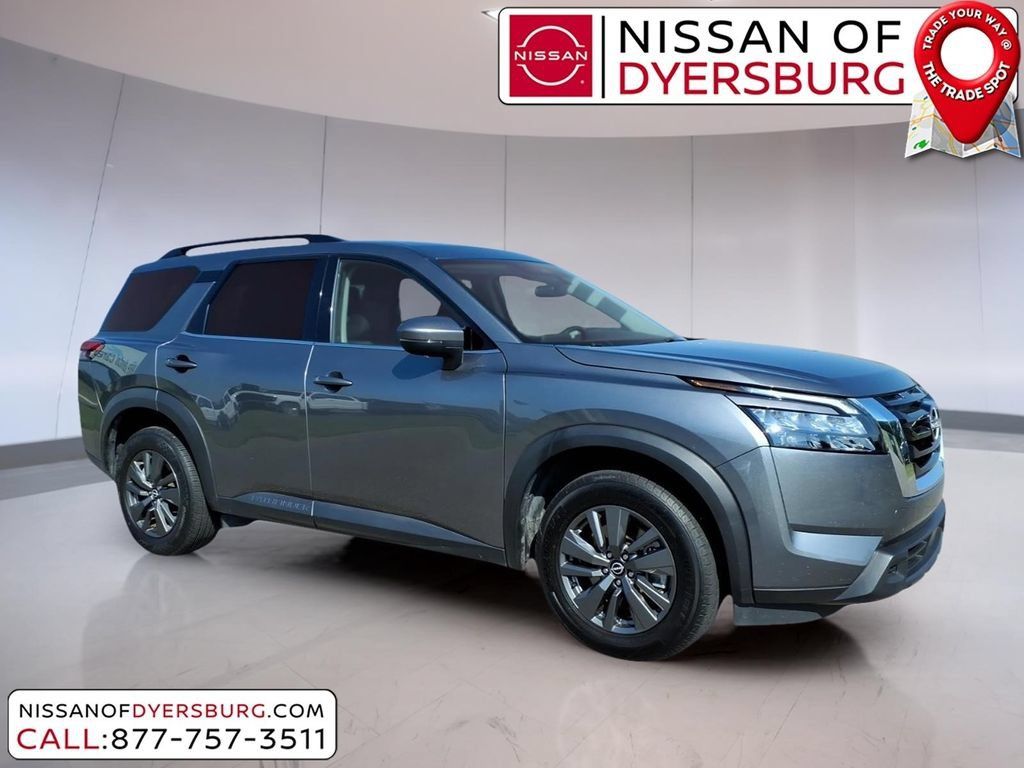 Used 2024 Nissan Pathfinder SV FWD image 1