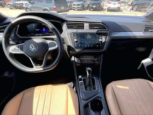 Used 2023 Volkswagen Tiguan SE FWD image 25