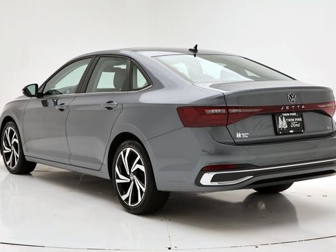 Used 2025 Volkswagen Jetta SEL image 7