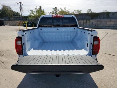 New 2026 GMC Canyon Elevation image 9