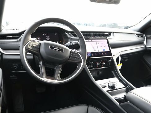 New 2025 Jeep Grand Cherokee Limited w/ MOPAR Finishing Package image 20