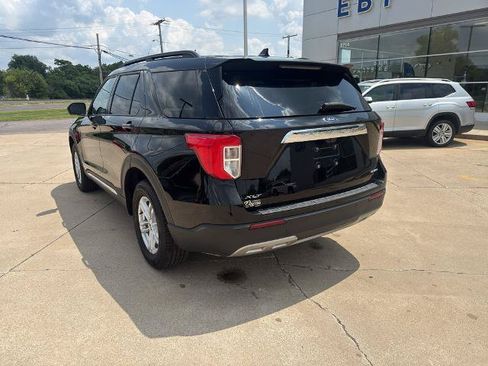 Certified 2023 Ford Explorer XLT w/ Equipment Group 202A AWD/4WD image 3