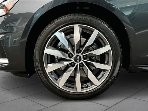 Used 2022 Audi A4 2.0T Premium w/ Convenience Package image 10