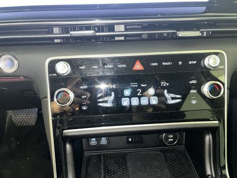 Used 2025 Genesis GV80 2.5T Standard image 18