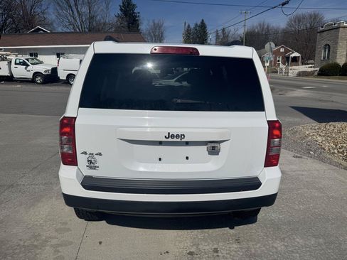 Used 2015 Jeep Patriot Sport w/ Power Value Group AWD/4WD image 4