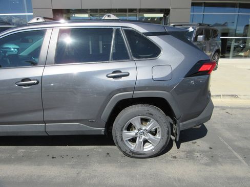 Used 2024 Toyota RAV4 XLE AWD/4WD image 4