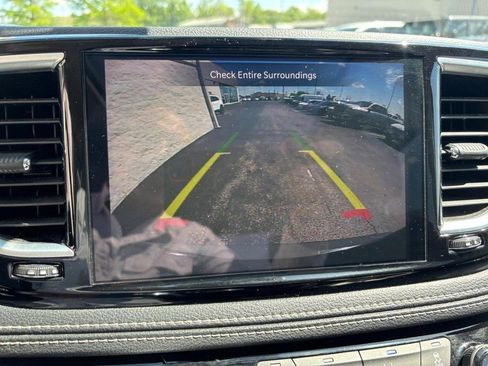 Used 2023 Chrysler Pacifica Limited FWD image 26