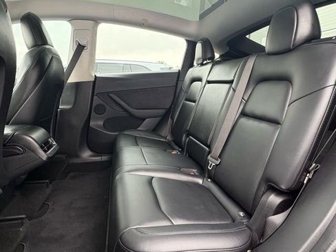 Used 2022 Tesla Model Y Performance image 23