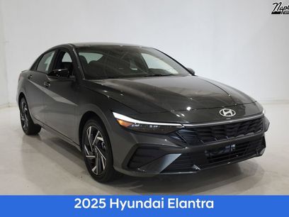New 2025 Hyundai Elantra SEL