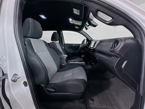 Certified 2022 Toyota Tacoma TRD Sport image 26