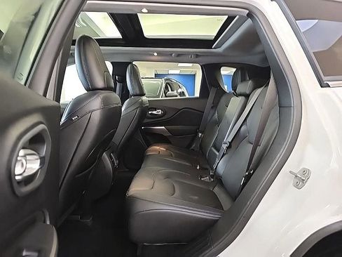 Used 2021 Jeep Cherokee Limited AWD/4WD image 28