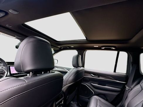 New 2025 Jeep Grand Cherokee Limited 4xe image 24