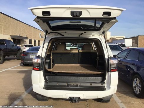 Used 2017 Toyota 4Runner SR5 Premium image 14