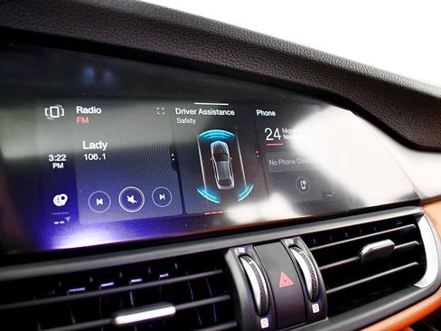 Used 2020 Alfa Romeo Giulia AWD w/ Quick Order Package 22J Sport image 29