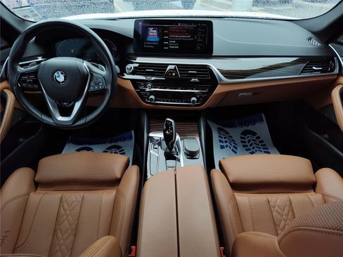 Used 2022 BMW 540i w/ Premium Package image 19
