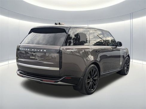 Used 2024 Land Rover Range Rover Autobiography image 6