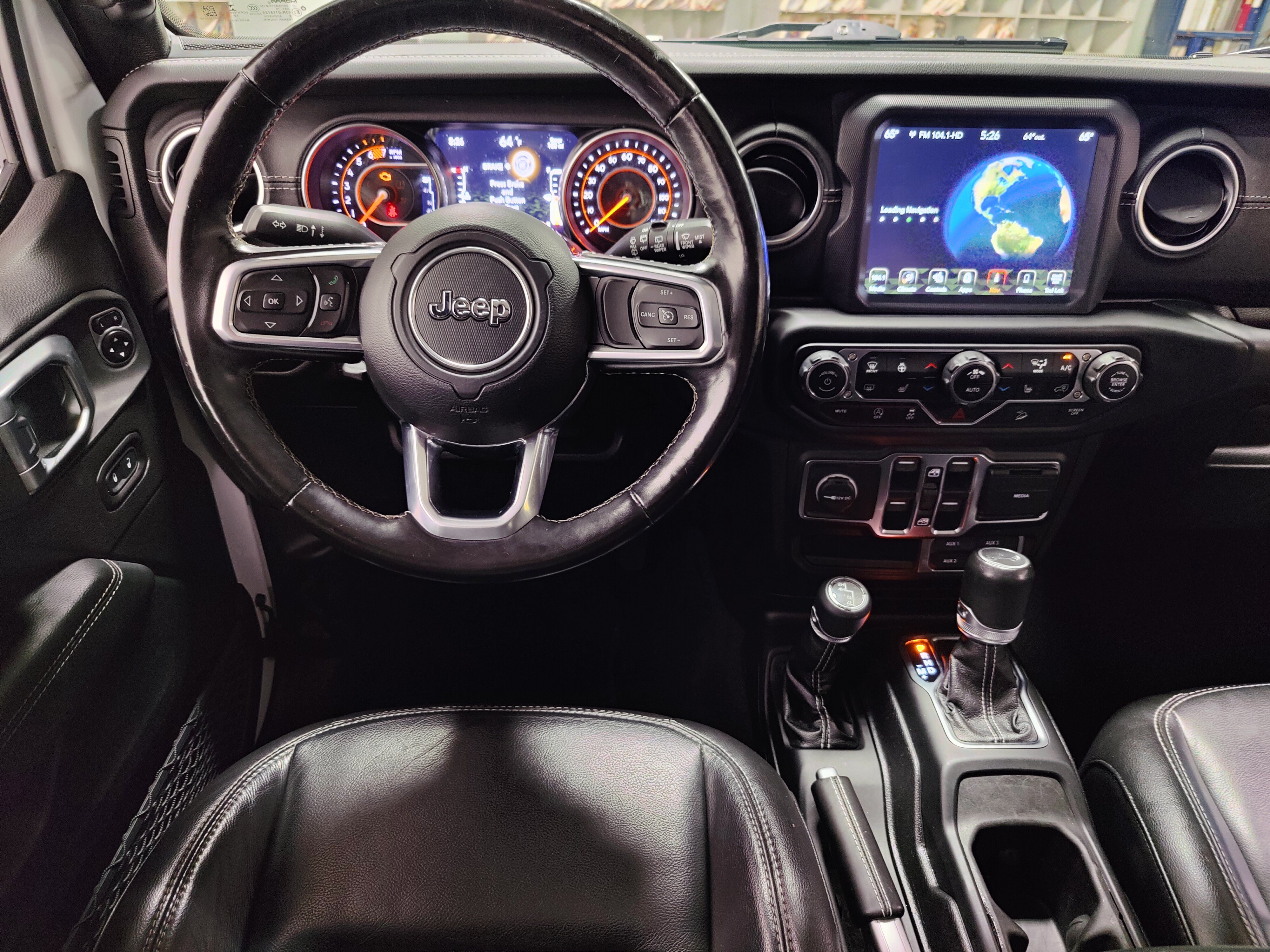 Used 2020 Jeep Wrangler Unlimited Sahara AWD/4WD image 18