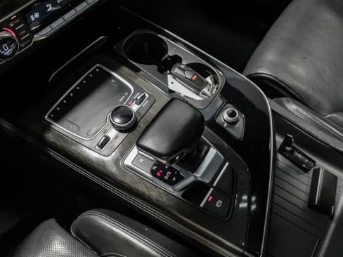 Used 2017 Audi Q7 3.0T Prestige w/ Prestige Package AWD/4WD image 35