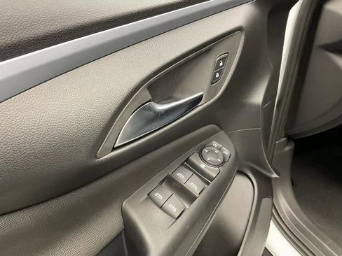 New 2025 Buick Envista Preferred image 12