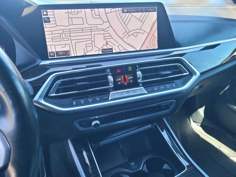 Used 2021 BMW X5 M50i AWD/4WD image 21