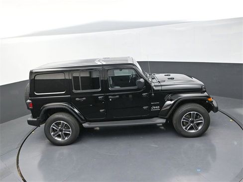 Used 2023 Jeep Wrangler Unlimited Sahara w/ Cold Weather Group image 26