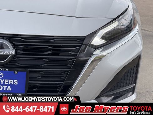 Used 2024 Nissan Altima 2.5 SV image 4