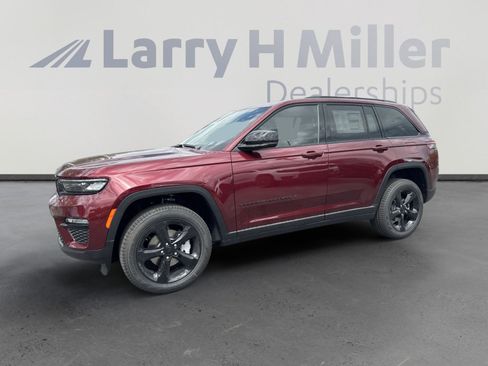 New 2025 Jeep Grand Cherokee Limited w/ Black Appearance Package image 5