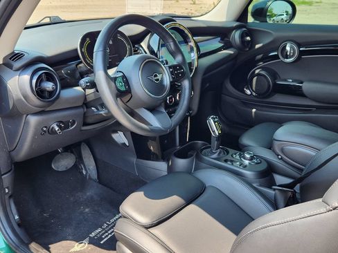 Used 2022 MINI Cooper SE w/ Driver Assistance Package FWD image 7