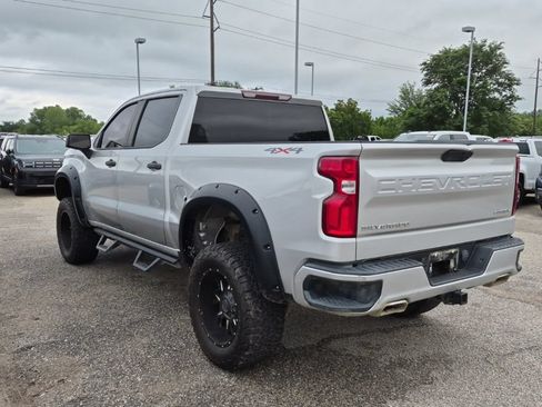 Used 2019 Chevrolet Silverado 1500 Custom w/ Custom Convenience Package AWD/4WD image 3