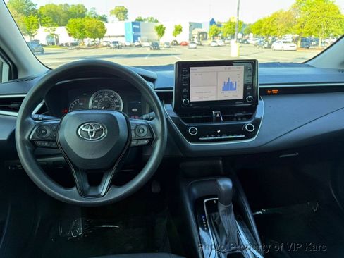 Used 2021 Toyota Corolla LE w/ LE Convenience Package image 16