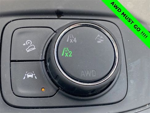 Used 2024 GMC Terrain SLE image 22