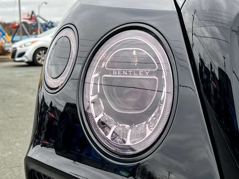Used 2017 Bentley Bentayga image 10