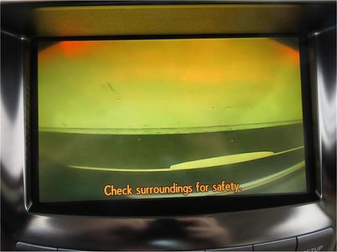 Used 2011 Lexus LX 570 4WD image 27