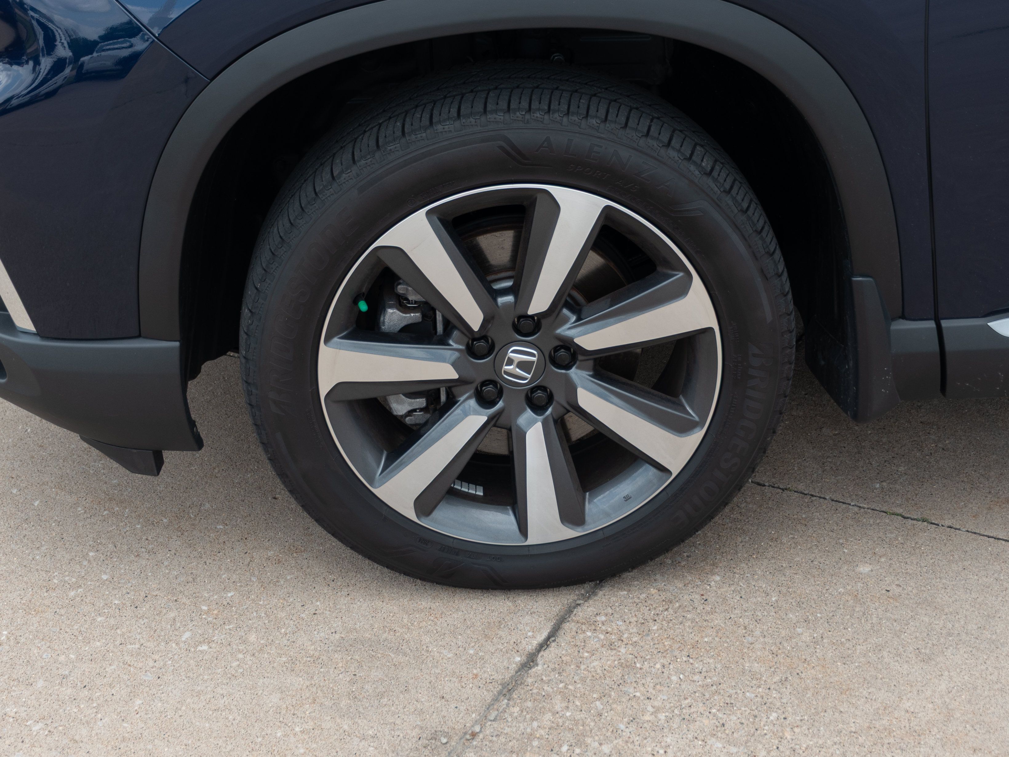 Used 2025 Honda Pilot Touring image 6