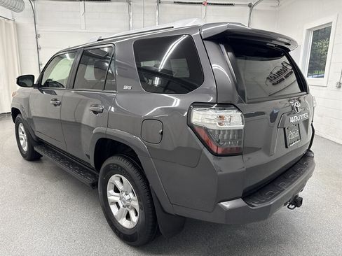 Used 2018 Toyota 4Runner SR5 AWD/4WD image 7