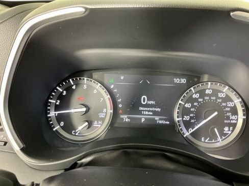Used 2020 Toyota Highlander XLE AWD/4WD image 17