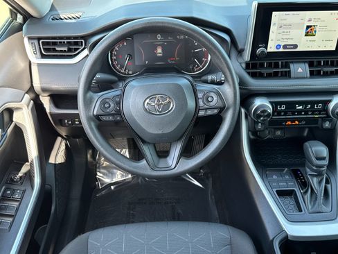 Used 2025 Toyota RAV4 XLE FWD image 19