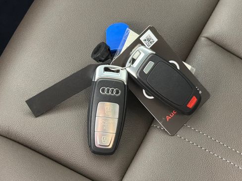 Certified 2024 Audi Q4 e-tron Premium AWD/4WD image 24