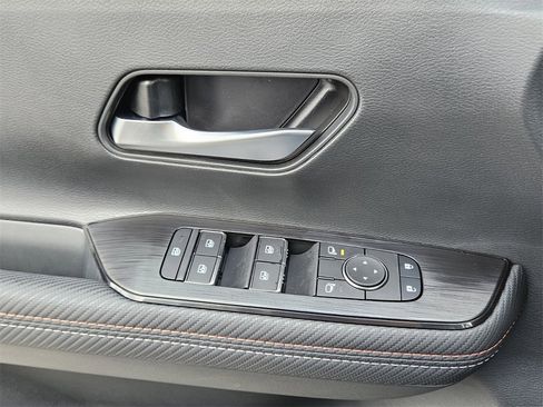 New 2026 Nissan Kicks SR image 29