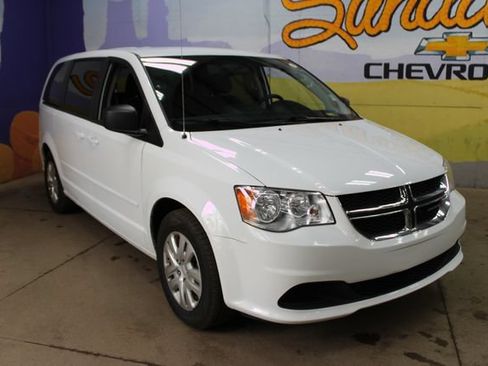 Used 2017 Dodge Grand Caravan SE w/ Power Window Group FWD image 2