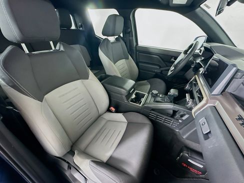 Used 2025 Toyota Tacoma TRD Off-Road image 30