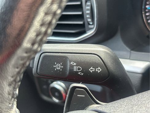 Used 2020 Ford Explorer XLT w/ Equipment Group 202A image 30