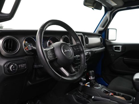 Used 2021 Jeep Gladiator Sport image 15