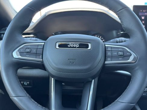 Used 2025 Jeep Compass Limited AWD/4WD image 29
