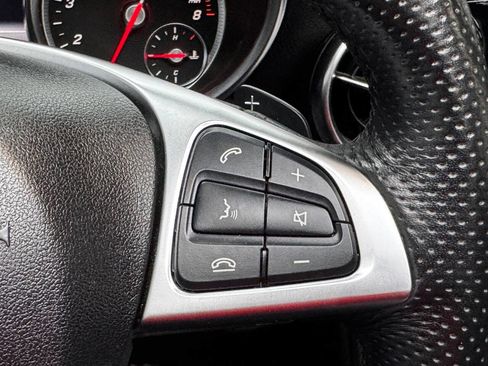 Used 2019 Mercedes-Benz SLC 300 w/ Premium Package image 39