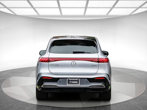 Used 2023 Mercedes-Benz EQS 580 4MATIC SUV image 3