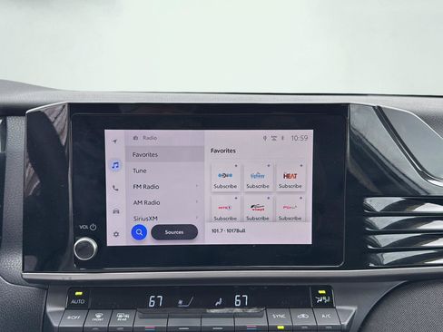 Used 2025 Toyota Camry LE image 17