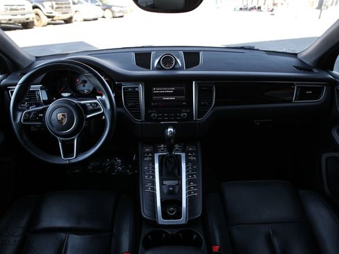Used 2018 Porsche Macan S image 29
