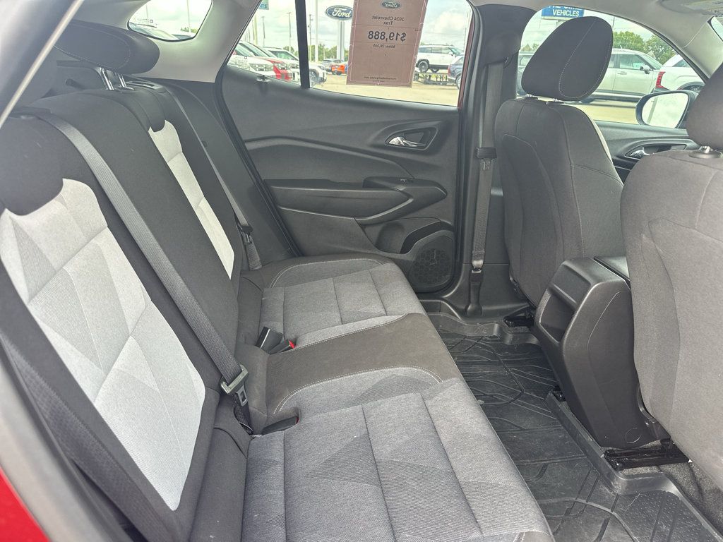 Used 2024 Chevrolet Trax LS w/ Driver Confidence Package FWD image 5
